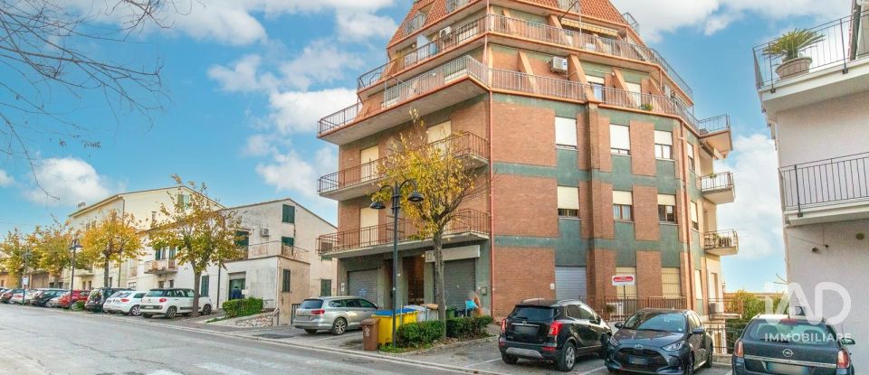 Appartamento 7 locali di 145 m² a Montegranaro (63812)