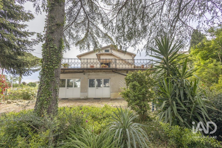 Appartamento 5 locali di 120 m² a Appignano (62010)