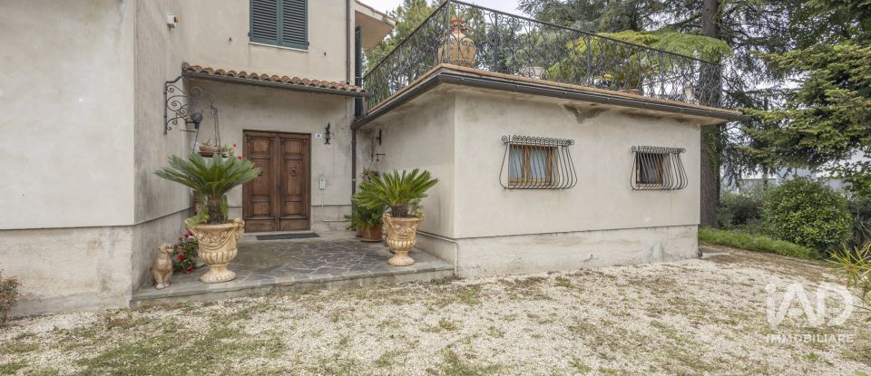 Appartamento 5 locali di 120 m² a Appignano (62010)