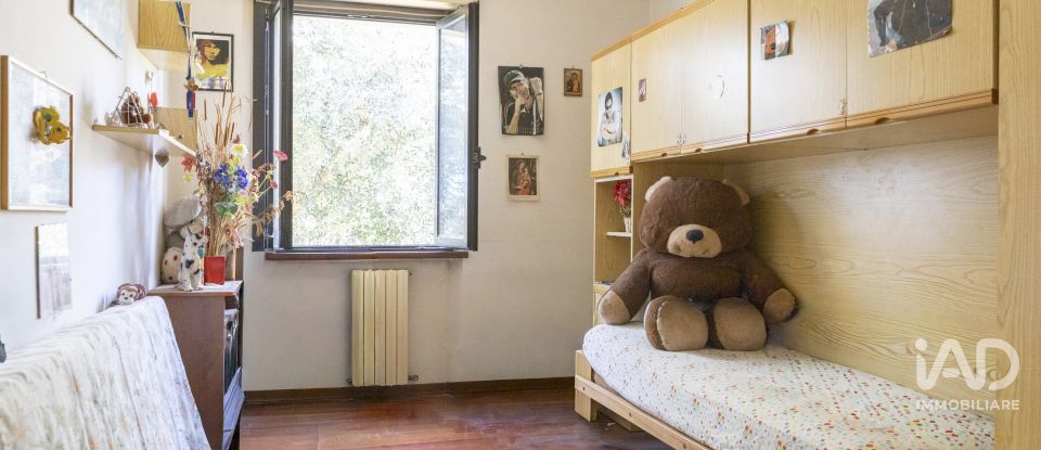 Villa Bifamiliare 13 locali di 300 m² in Cupramontana (60034)