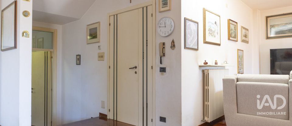 Villa Bifamiliare 13 locali di 300 m² in Cupramontana (60034)