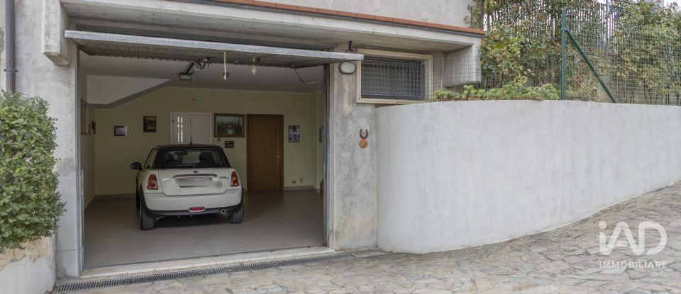 Villa Bifamiliare 13 locali di 300 m² in Cupramontana (60034)