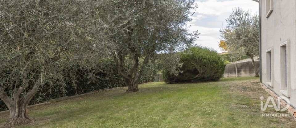 Villa Bifamiliare 13 locali di 300 m² in Cupramontana (60034)