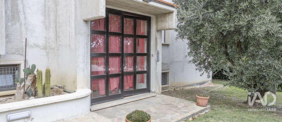 Villa Bifamiliare 13 locali di 300 m² in Cupramontana (60034)