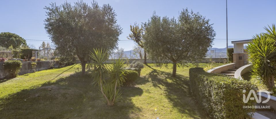 Villa Bifamiliare 13 locali di 300 m² in Cupramontana (60034)