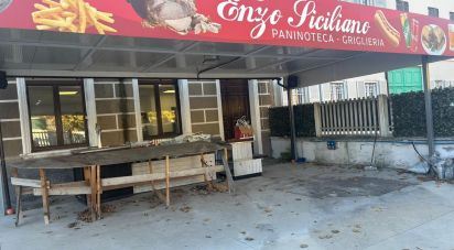 Negozio / locale commerciale di 100 m² in Volpiano (10088)