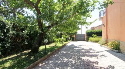 Casa indipendente / Villa 6 locali di 363 m² in Anzio (00042)