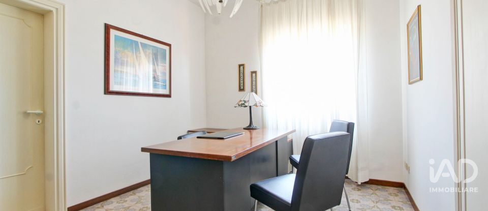 Casa indipendente / Villa 6 locali di 363 m² in Anzio (00042)