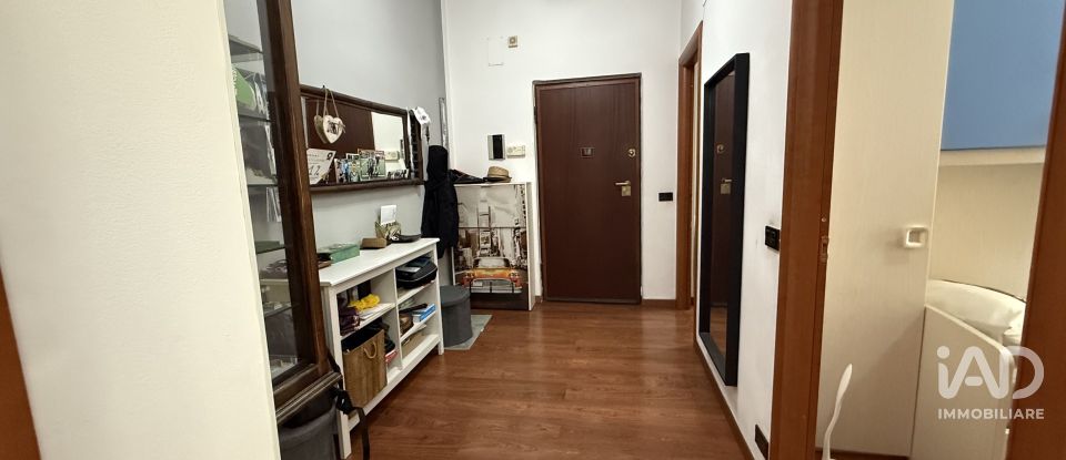 Apartment 6 rooms of 100 m² in Genova (16141)