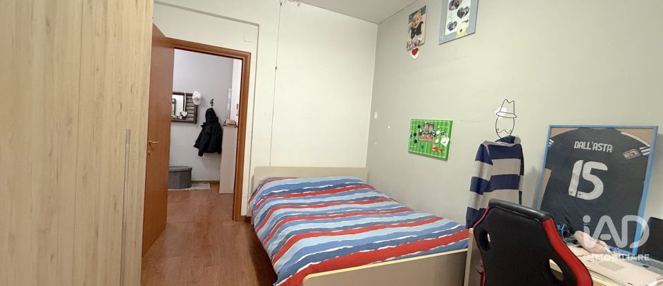 Apartment 6 rooms of 100 m² in Genova (16141)