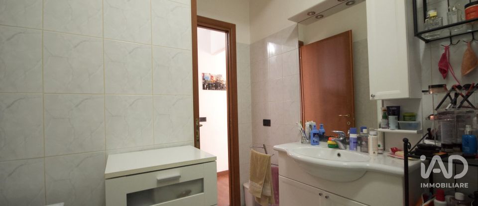 Apartment 6 rooms of 100 m² in Genova (16141)