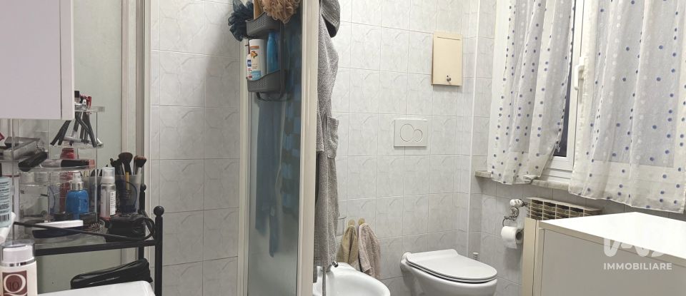 Apartment 6 rooms of 100 m² in Genova (16141)