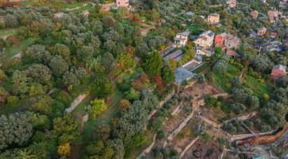 Casa indipendente / Villa 6 locali di 170 m² in Genova (16167)