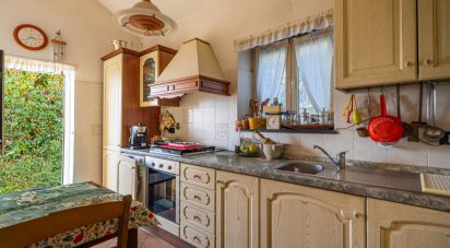 Casa indipendente / Villa 6 locali di 170 m² in Genova (16167)