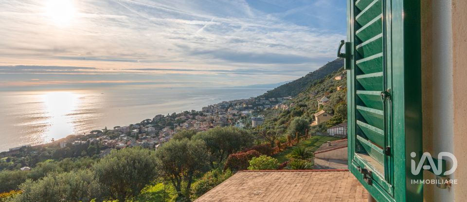 Casa indipendente / Villa 6 locali di 170 m² in Genova (16167)