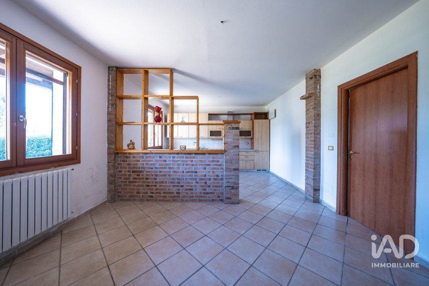 Casa indipendente / Villa 3 locali di 142 m² in Jolanda di Savoia (44037)