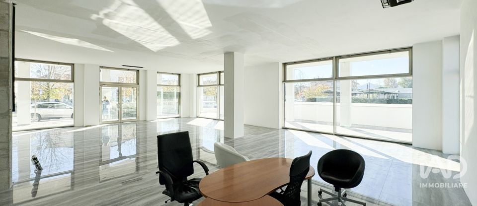 Negozio / locale commerciale di 155 m² in Abano Terme (35031)
