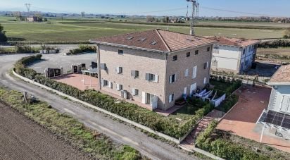 Villa a schiera 4 locali di 179 m² in Sala Bolognese (40010)