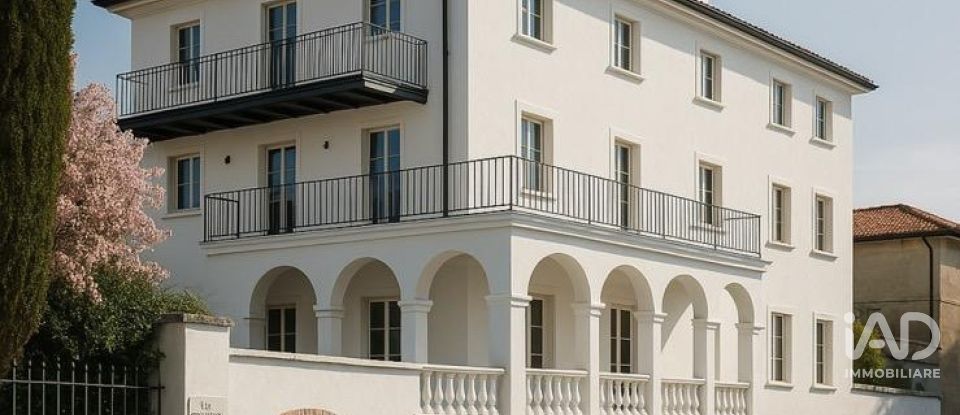 House boat 8 rooms of 330 m² in Pozzolengo (25010)