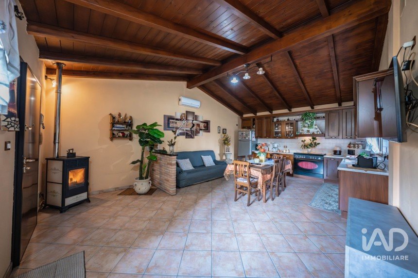 Casa indipendente / Villa 3 locali di 137 m² in Jolanda di Savoia (44037)