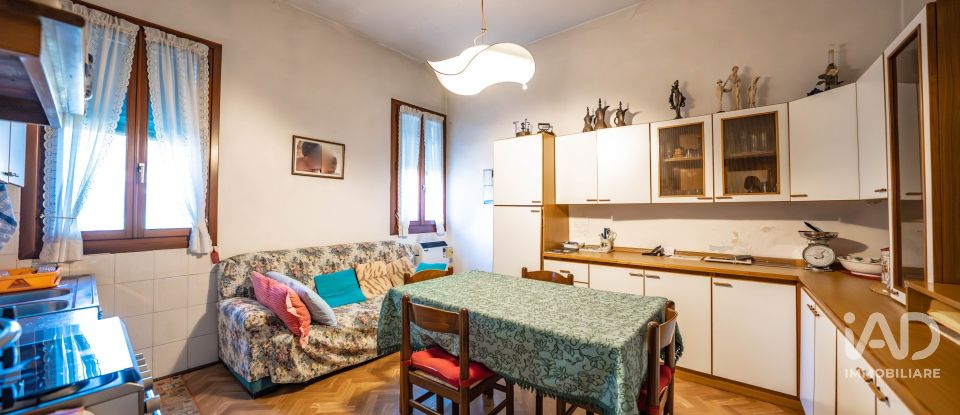 Casa indipendente / Villa 5 locali di 390 m² in Ariano nel Polesine (45012)