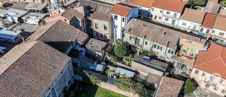 Casa indipendente / Villa 5 locali di 390 m² in Ariano nel Polesine (45012)