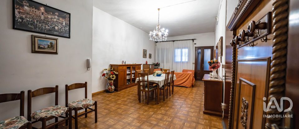 Casa indipendente / Villa 5 locali di 390 m² in Ariano nel Polesine (45012)