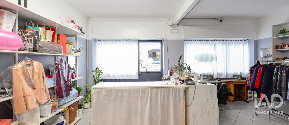 Negozio / locale commerciale di 62 m² in Seveso (20822)
