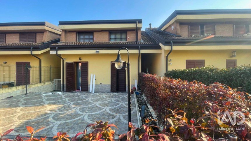 Trilocale di 90 m² a Bernareggio (20881)