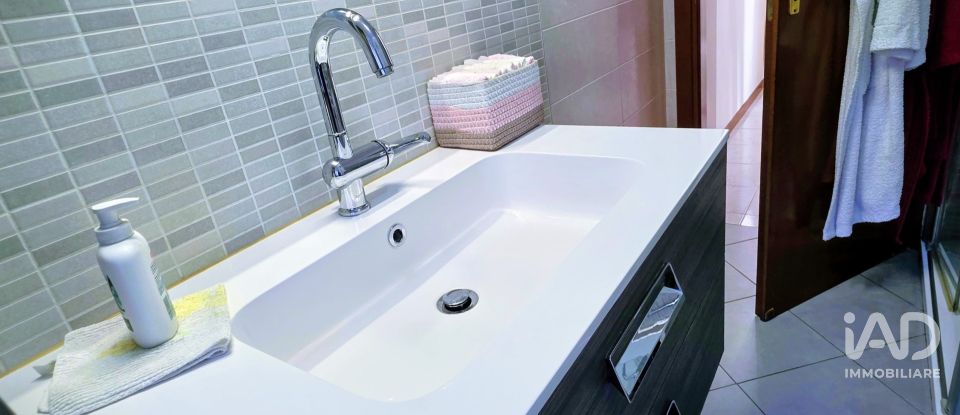 Appartamento 7 locali di 101 m² a Folignano (63084)