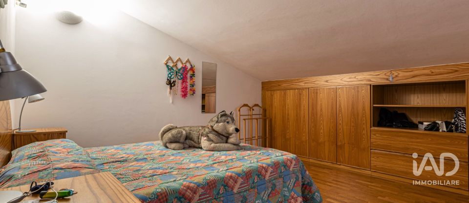 Villa Bifamiliare 12 locali di 375 m² in Perugia (06135)