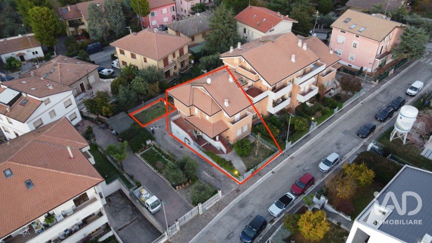 Traditional house 8 rooms of 200 m² in Civitanova Marche (62012)