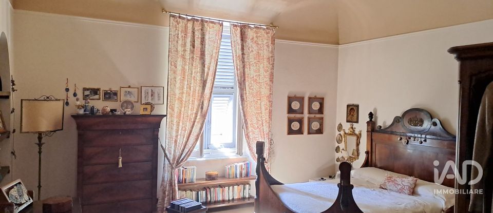 Apartment 10 rooms of 258 m² in Alessandria (15121)