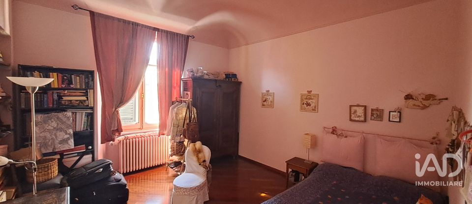 Apartment 10 rooms of 258 m² in Alessandria (15121)