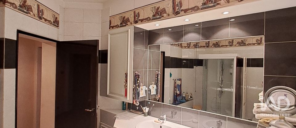 Apartment 10 rooms of 258 m² in Alessandria (15121)