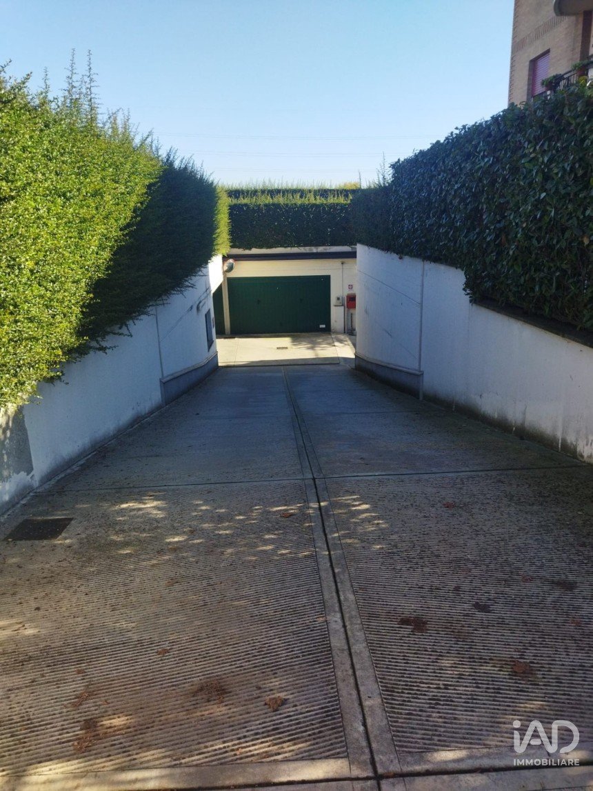 Parking of 50 m² in Varedo (20814)