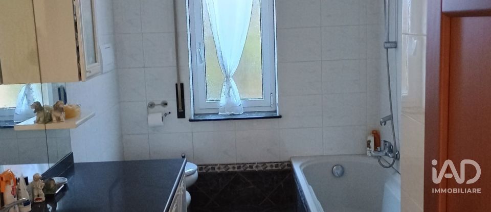 Apartment 7 rooms of 118 m² in Genova (16166)