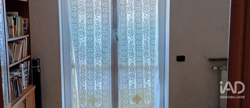 Apartment 7 rooms of 118 m² in Genova (16166)