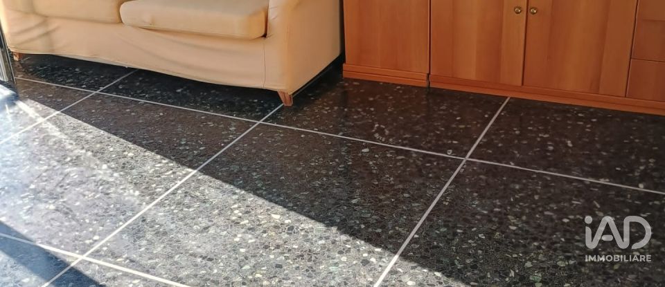 Apartment 7 rooms of 118 m² in Genova (16166)