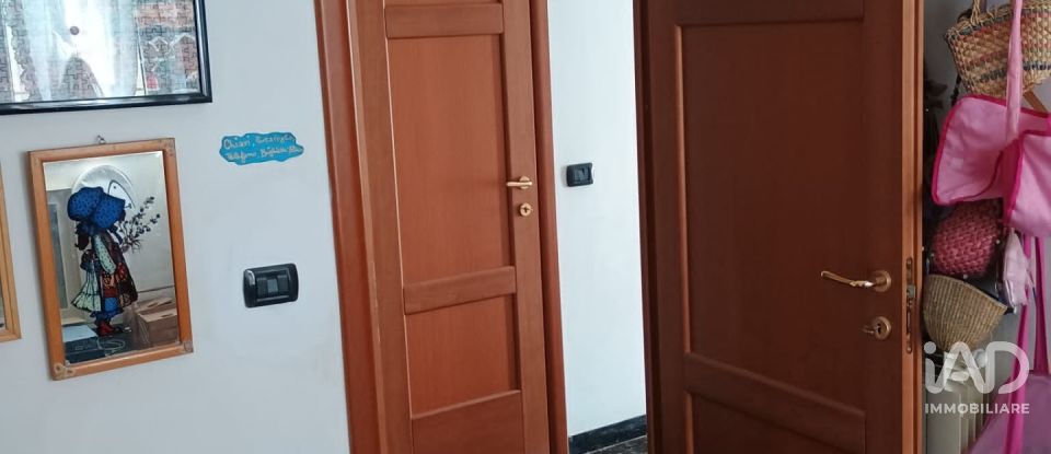 Apartment 7 rooms of 118 m² in Genova (16166)