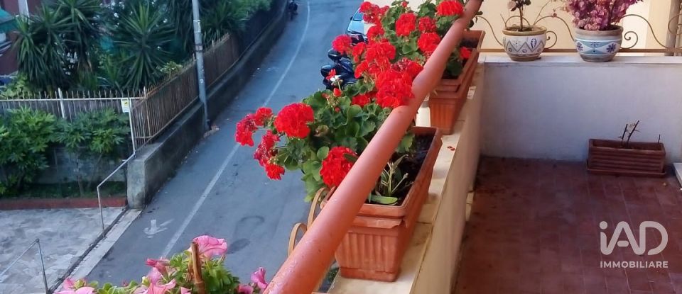 Apartment 7 rooms of 118 m² in Genova (16166)