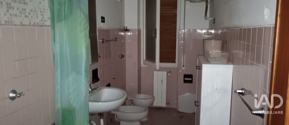 Apartment 0 rooms of 85 m² in Genova (16155)