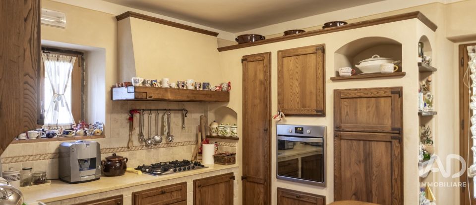 Farm 14 rooms of 454 m² in Reggello (50066)