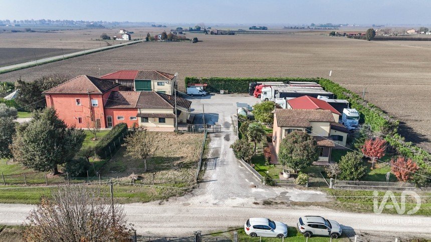 Abitazione 6 locali di 279 m² in Jolanda di Savoia (44037)