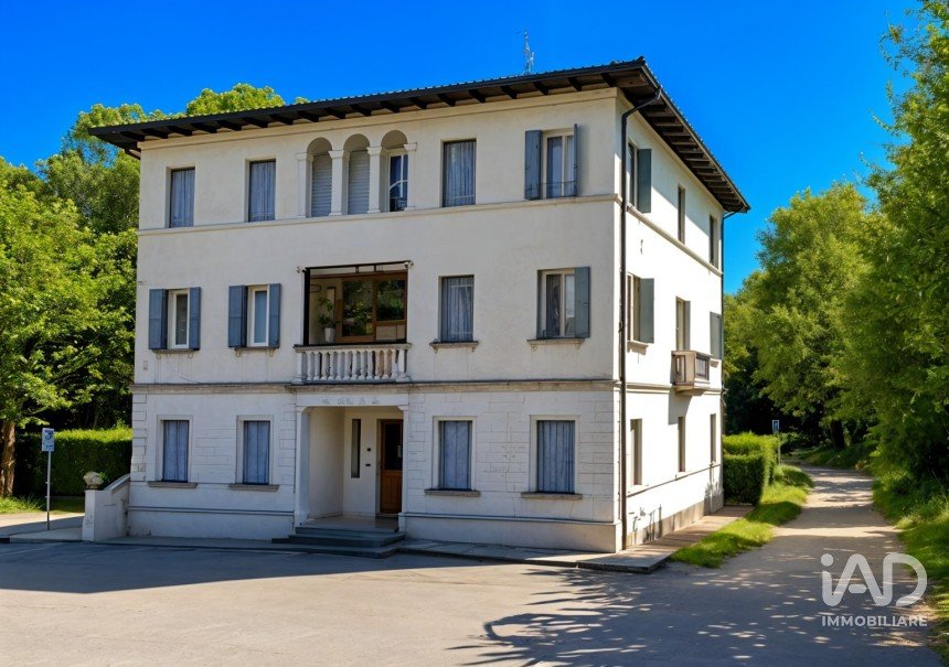 Building of 409 m² in San Zenone degli Ezzelini (31020)