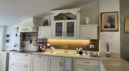 Three-room apartment of 139 m² in Arezzo (52100)