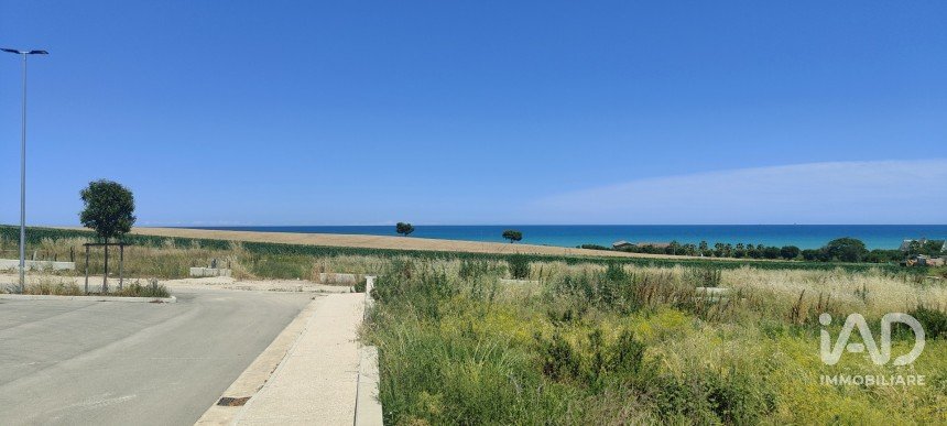 Terreno di 600 m² in Cupra Marittima (63061)