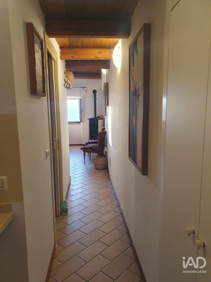 Bilocale di 40 m² a Monterubbiano (63825)