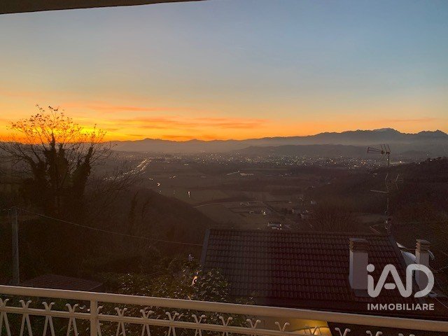 Casa indipendente 9 locali di 220 m² in Vicenza (36100)