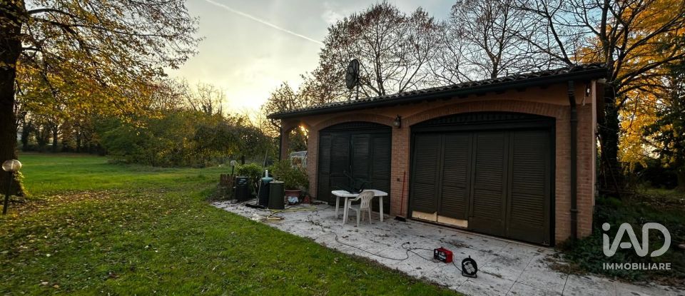 Casale 5 locali di 480 m² in Mirandola (41037)